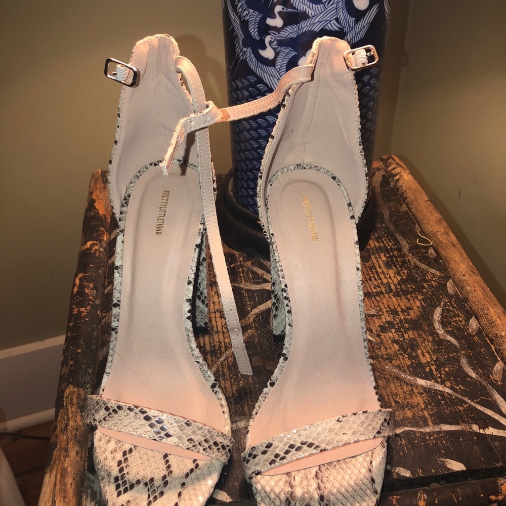 PrettyLittleThing NEW Snakeskin Block Heel Sandals